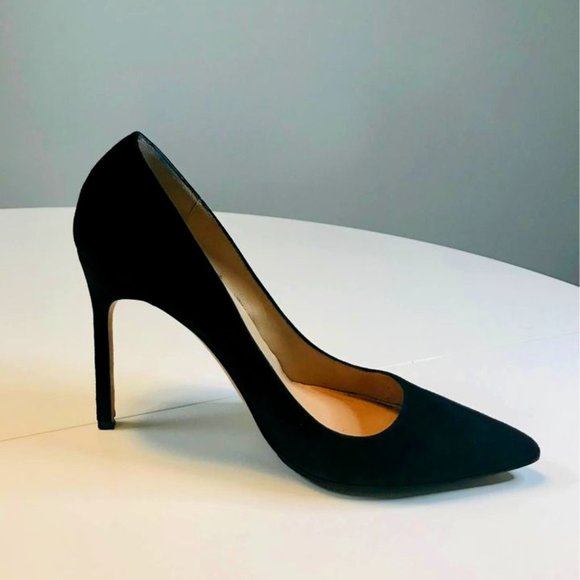 Manolo Blahnik Black Suede BB Pump - Picture 1 of 5
